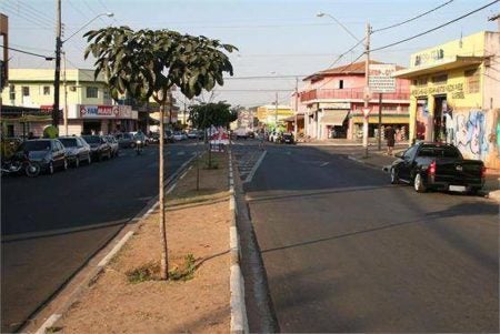 Trecho da Av. Brasil ficará sem luz no domingo (23/04) para troca de poste