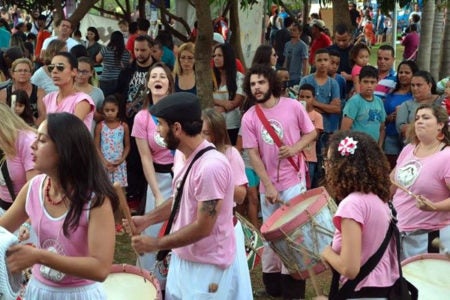 Artistas locais dão show de talento no Hortolendo