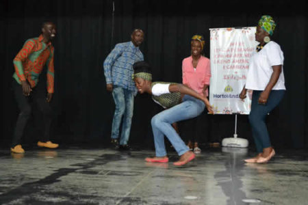 160 pessoas participam do encontro em comemoração ao Dia da Mulher Negra