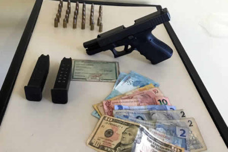 Homem é preso com pistola 9mm no Rosolen