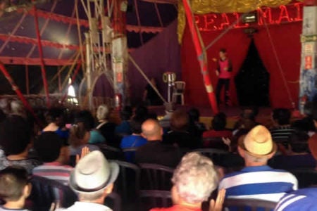 Prefeitura leva 300 idosos ao circo