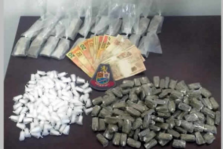 Garota de 17 anos é apreendida com drogas no Nova América