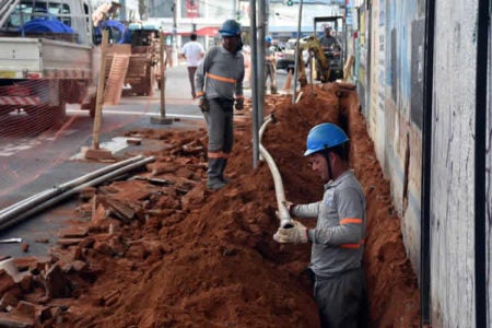 Prefeitura e Sabesp concluem 1ª fase de obras  na Luiz Camilo em 24h