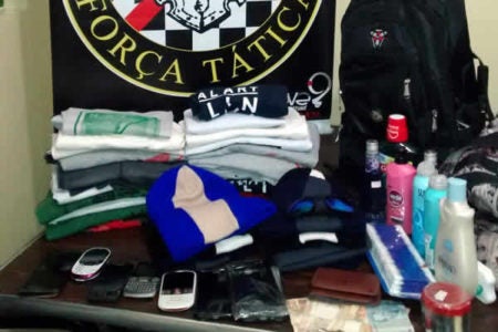 Policia prende mulher por furto e captura procurado no Amanda