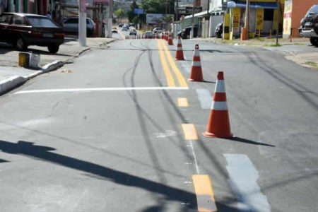 Rua Argolino de Moraes ganha novo semáforo