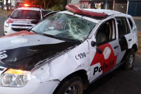 Viatura capota e fere gravemente policial em Sumaré