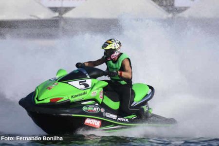 Erik Teixeira defende a liderança no JET SPORTS CONTEST