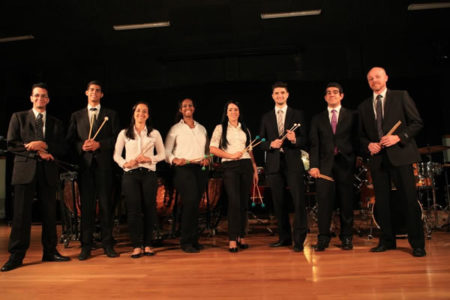 Grupo Turuntuntun realiza concertos para homenagear o mês do Folclore