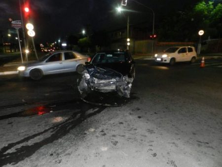 Acidente na Av. Santana envolve dois veículos