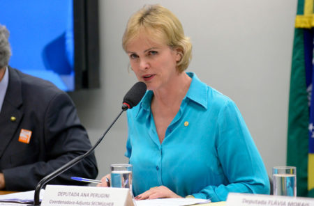 O Globo destaca projeto de Ana Perugini sobre trabalho doméstico não remunerado