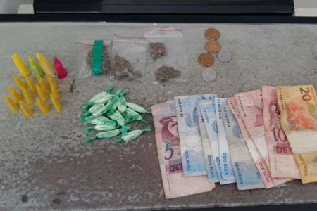 Menor é apreendido e homem é preso com drogas no Santa Fé