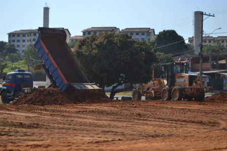 Obra no Mini Campo do Projeto Águia, na Vila São Pedro, avança