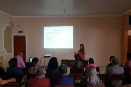 Em ação da Agenda Verde, Prefeitura orienta sobre guarda responsável de animais