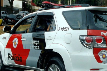 Rapaz procurado pela justiça é preso após fazer “graça” de moto