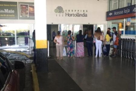 Vazamento de água causa transtornos no Shopping Hortolândia