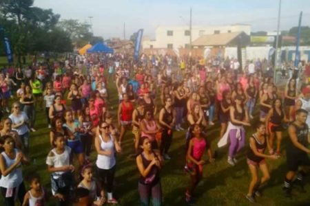 Aula de zumba encerra atividades do “Outubro Rosa”, domingo (29/10)