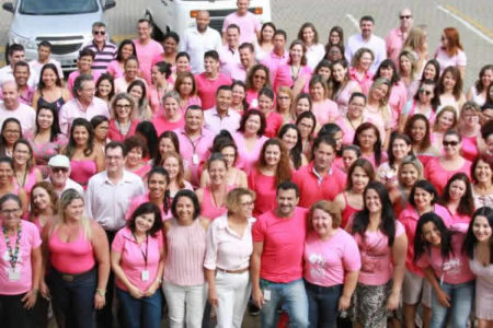 Caminhada marca mobilização pelo Outubro Rosa, neste domingo (22/10)