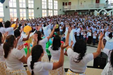 Milhares de crianças participam de encontro infantil em Hortolândia