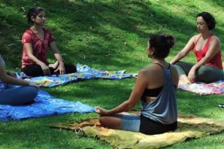 Aula gratuita de yoga nesse domingo (29.10) às 09h00, no Pq. Socioambiental Chico Mendes