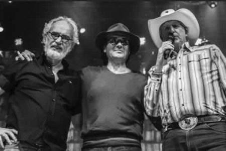 Almir Sater, Renato Teixeira e Sérgio Reis juntos novamente no palco da Red Eventos