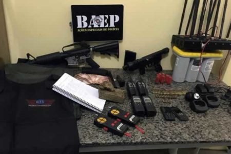 Policia prende duas mulheres com armamento pesado em Hortolândia