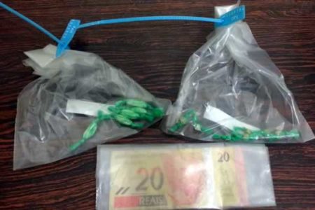 Homem é preso com drogas no Santa Clara