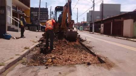 Prefeitura segue com Operação Tapa Buraco																		Destaque