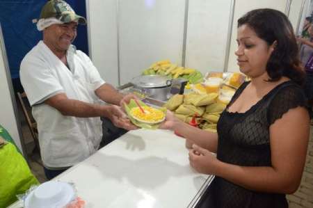 Praça de alimentação da Revirada Cultural traz diversas opções																		Destaque