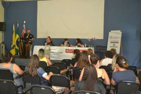 No 2° dia, Simpósio aborda escolarização de aluno com deficiência