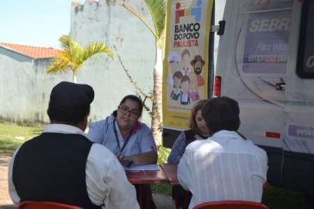 Prefeitura e Sebrae Móvel atendem mais de 100 pessoas no Rosolen