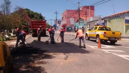 Operação Tapa Buraco é realizada na avenida da Emancipação e Jardim Mirante