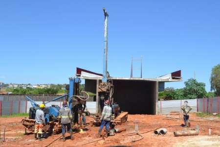 Prefeitura perfura alicerce para cabeceira da Ponte Estaiada																		Destaque