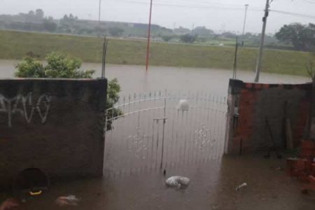 Alagamentos constantes preocupam moradores do Jardim das Laranjeiras