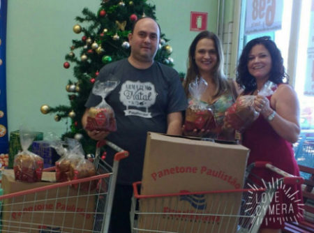 Supermercado doa panetones aos usuários do AMDAH