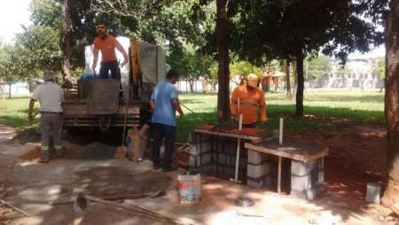 Bebedouro é construído em praça no Pq. Ortolândia