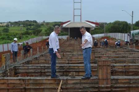 Prefeitura realiza concretagem de vigas da cabeceira da Ponte Estaiada