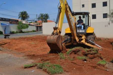 Prefeitura transforma área em praça para evitar descarte de entulho