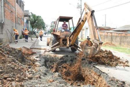 Prefeitura inicia obra para implantar bueiros no Jd. Boa Esperança