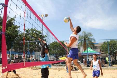 Hortovôlei leva duas mil pessoas à praça do CIF Santa Clara																		Destaque