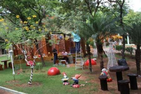 Parque Irmã Dorothy recebe decoração de Natal com materiais recicláveis																		Destaque