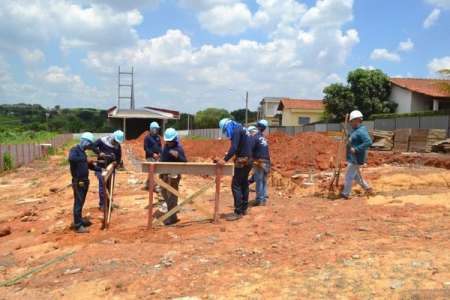 Prefeitura prossegue com obra da cabeceira da Ponte Estaiada