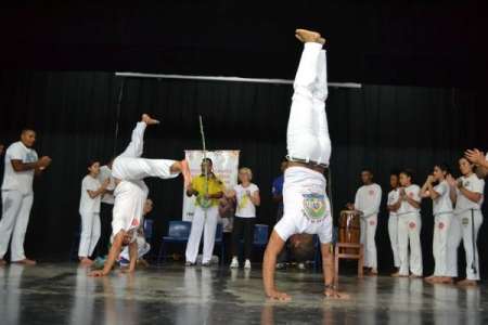Capoeira, música e exposição abre segunda fase do Interartes