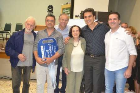 Paulo Ribeiro vence concurso Professor Escritor com livro “Tempo”