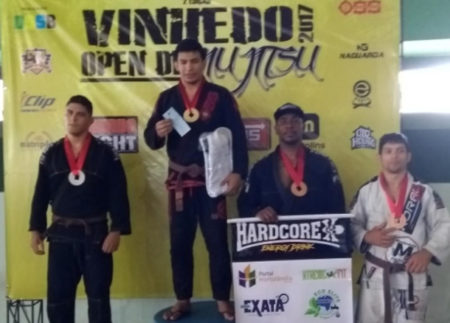 Atleta Guilherme Monstrão sobe mais uma vez no pódio