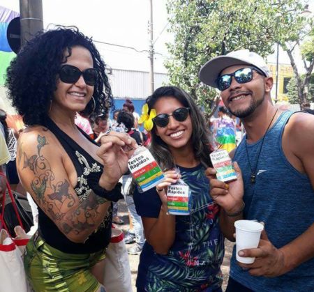 Equipe do AMDAH-CTA distribui mais de 500 kits de prevenção na parada LGBT