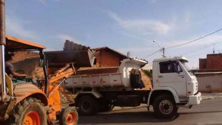 Prefeitura apóia mutirão de limpeza no Jd. Interlagos