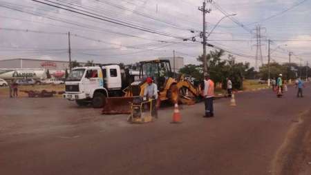 Prefeitura implanta canaleta de drenagem no Jd. Terras de Santo Antônio