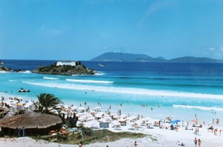 Lojas, bares e praias do litoral norte liberado no Réveillon