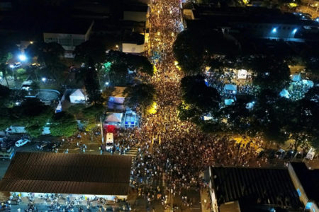 SEGUNDA NOITE DE CARNAVAL REUNE 45 MIL PESSSOAS E TRANSCORRE EM PAZ