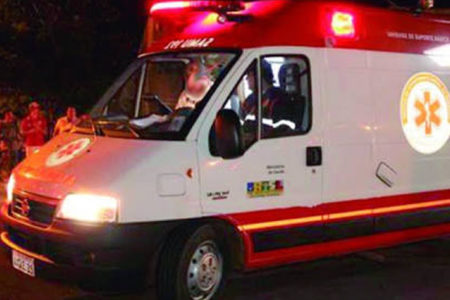 Motociclista colide com ciclista no Nova Europa